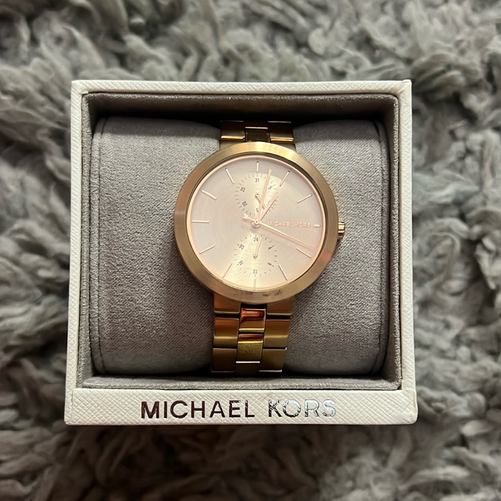 Michael Kors Women's Garner Rose gold Dial Watch (MK6409)